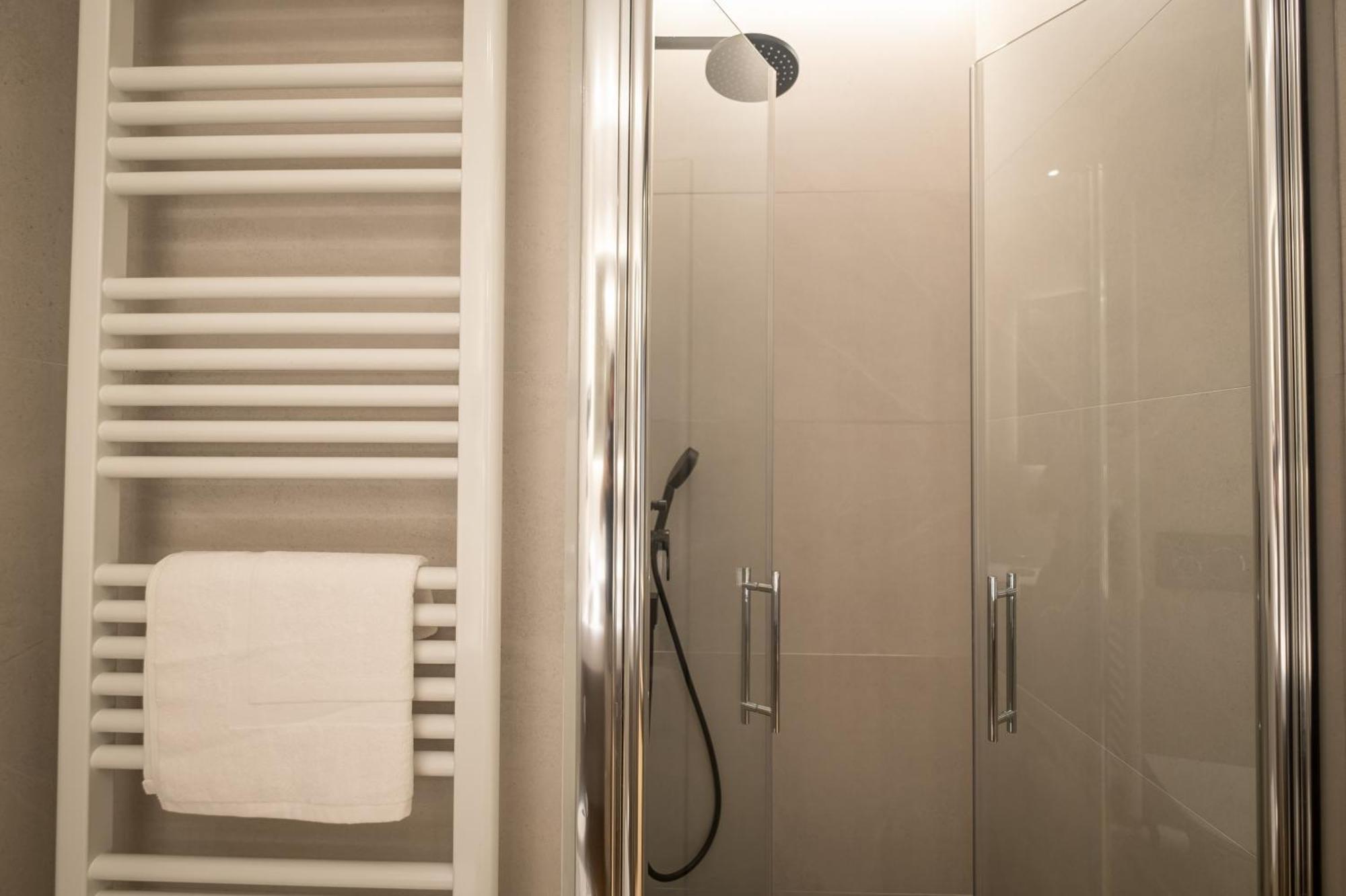 Principe De Vergara Rooms Lujo En El Centro De โลโกรโญ ภายนอก รูปภาพ